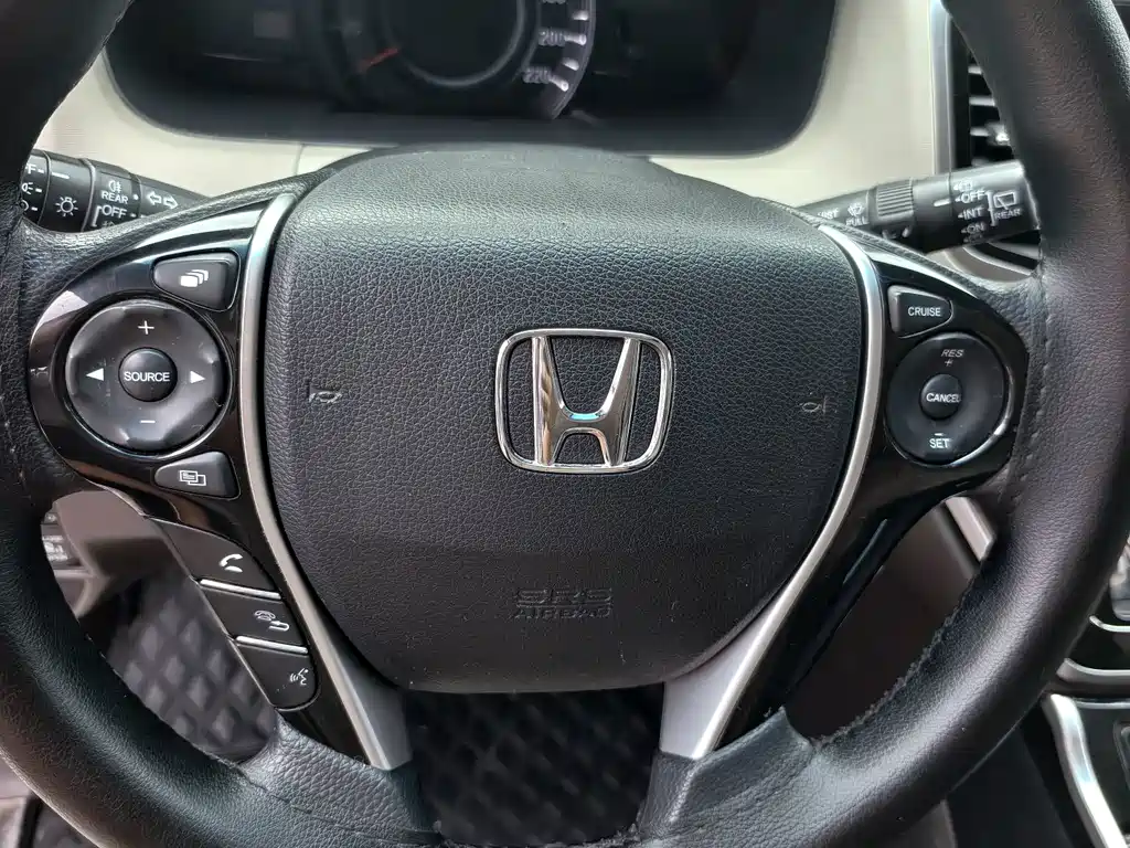 Honda Odyssey — фото 11