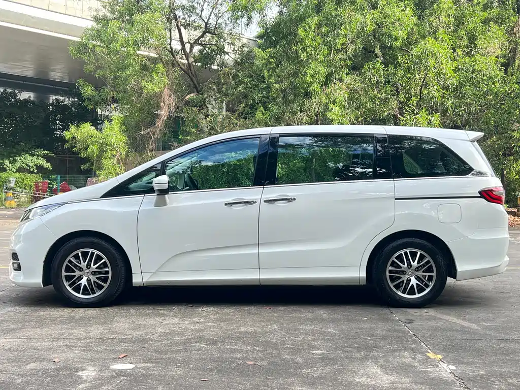 Honda Odyssey — фото 4
