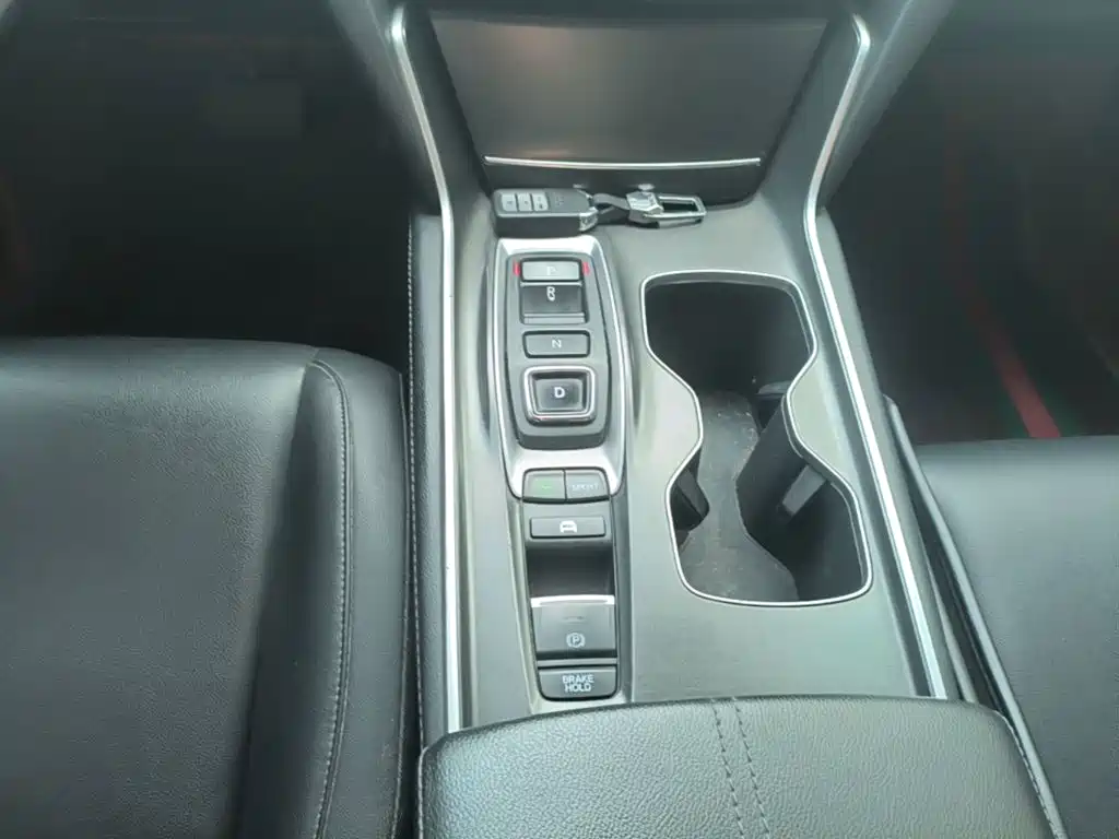 Honda Accord — фото 14
