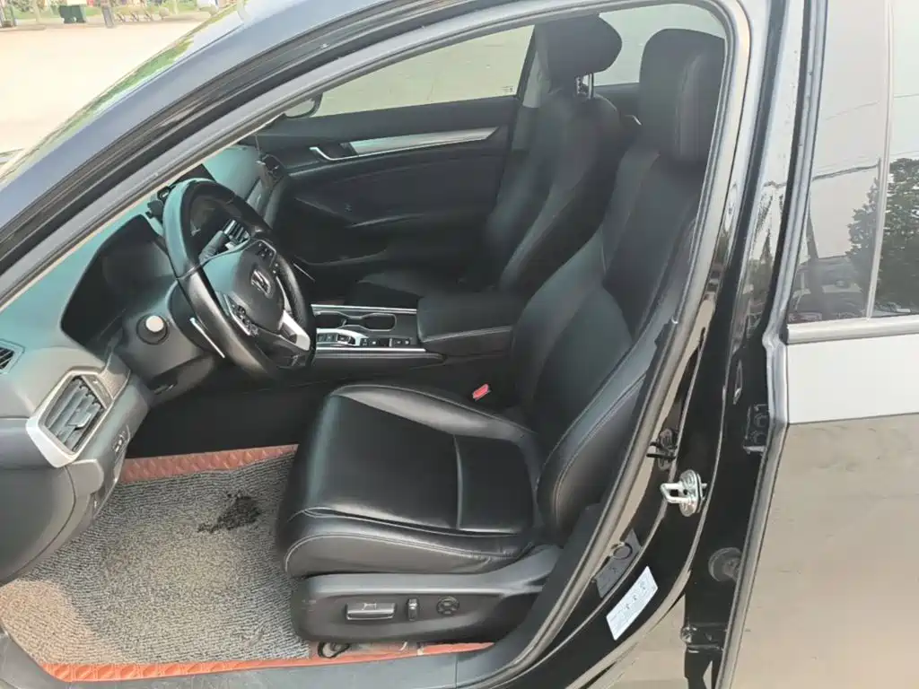 Honda Accord — фото 15