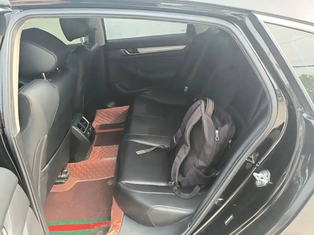Honda Accord — фото 17