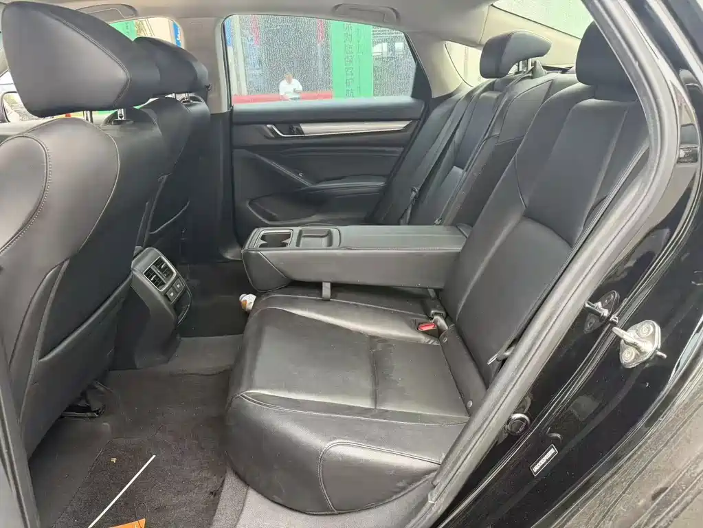 Honda Accord — фото 5