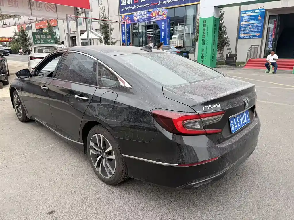 Honda Accord — фото 9