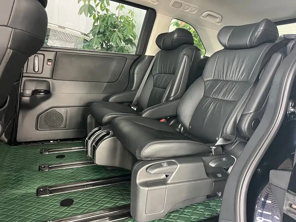 Honda Odyssey — фото 6