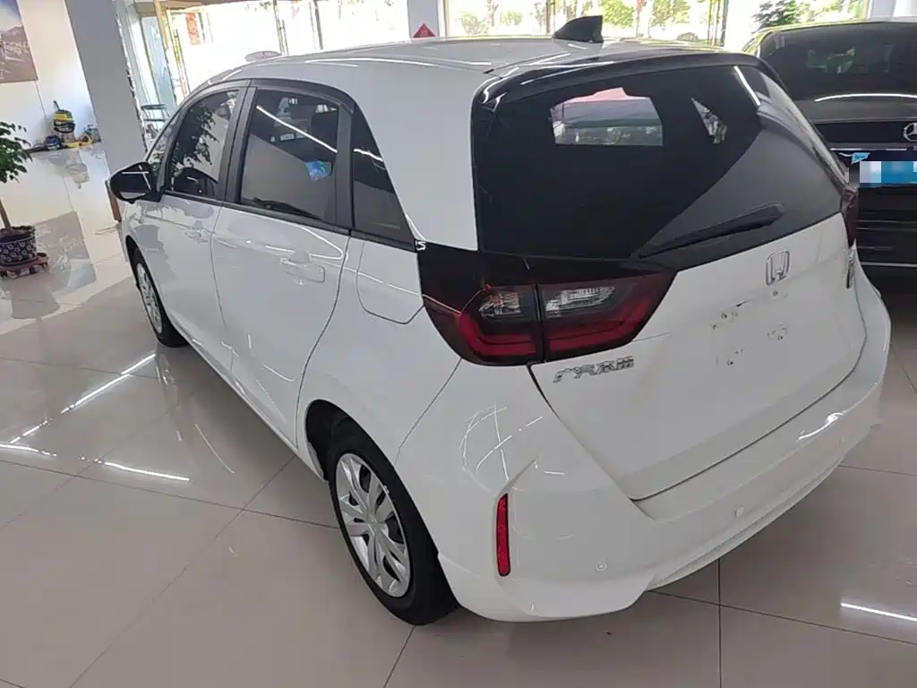 Honda Fit — фото 5
