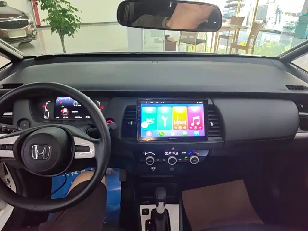 Honda Fit — фото 10