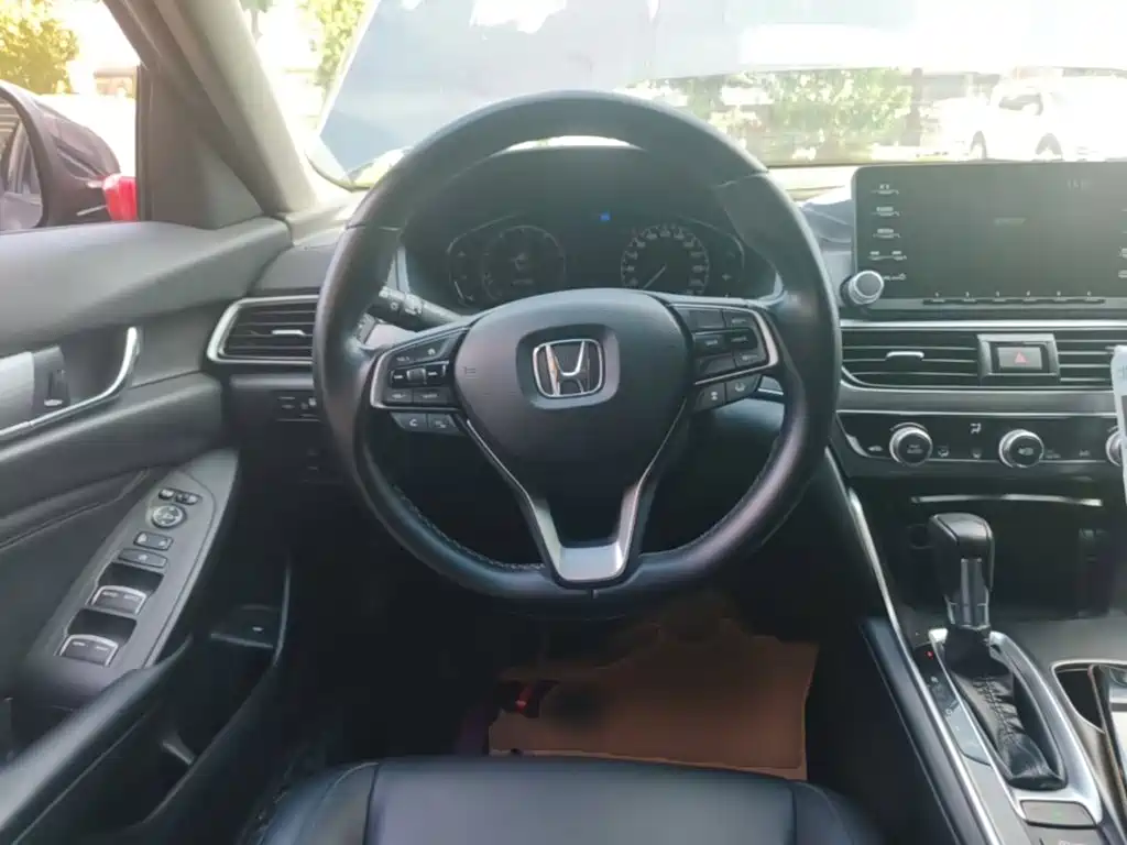 Honda Accord — фото 11