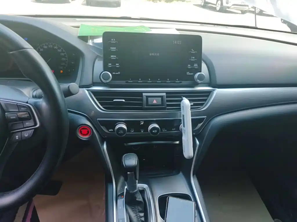 Honda Accord — фото 13