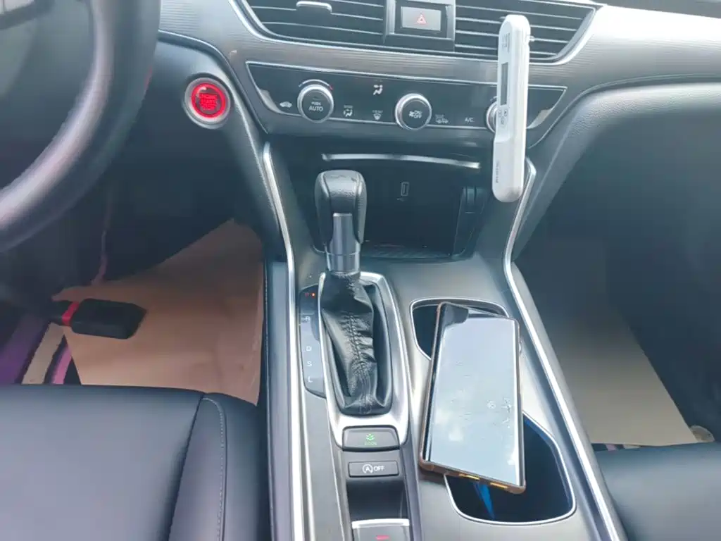 Honda Accord — фото 14