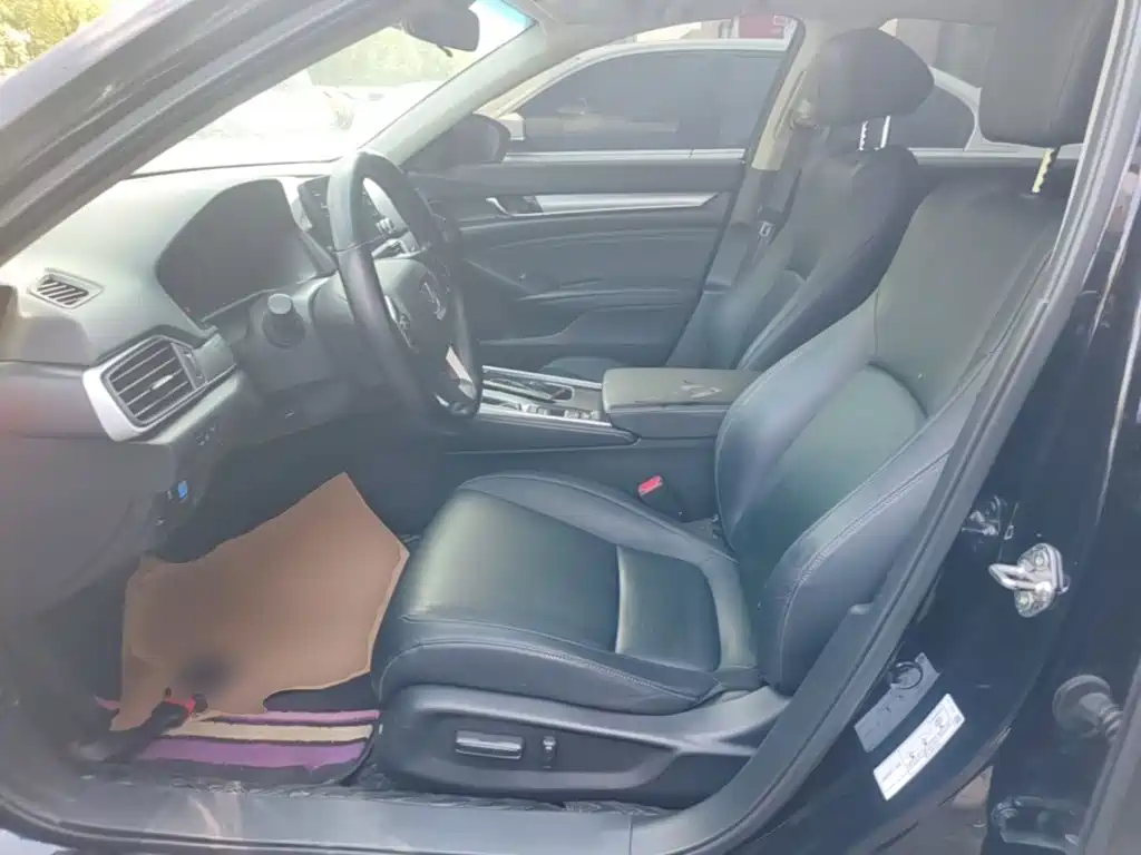 Honda Accord — фото 15