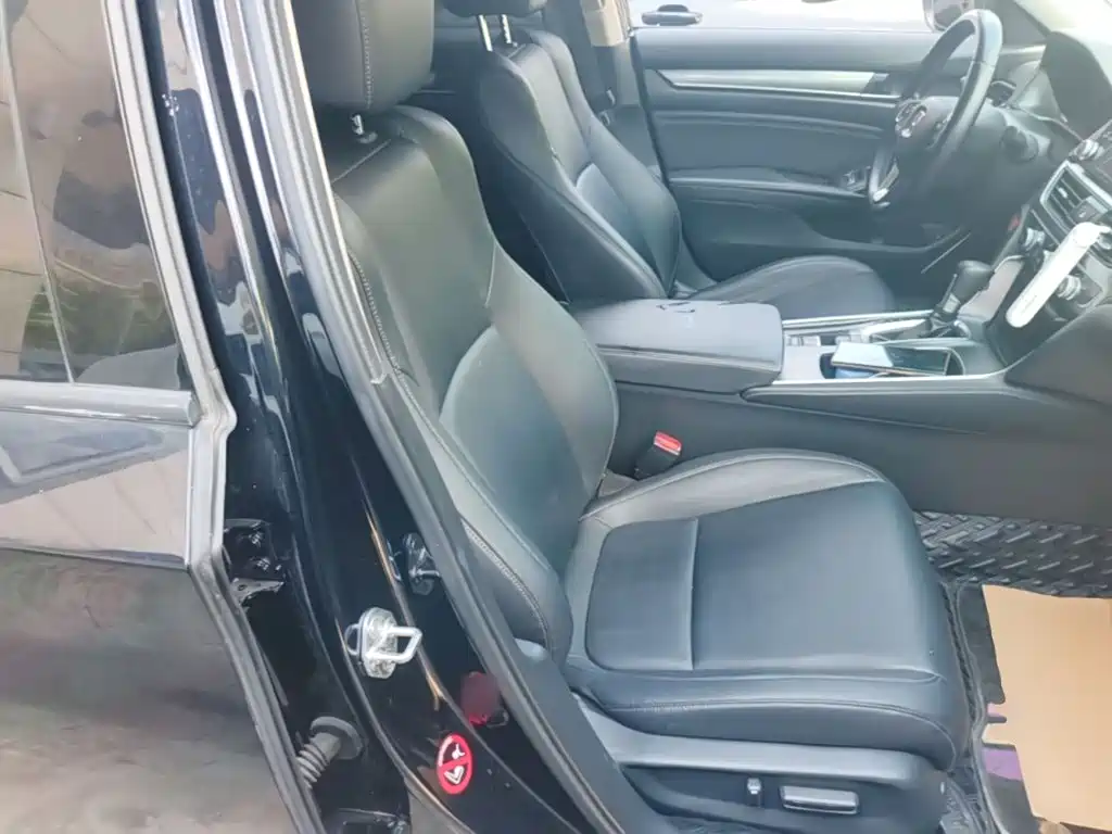 Honda Accord — фото 25