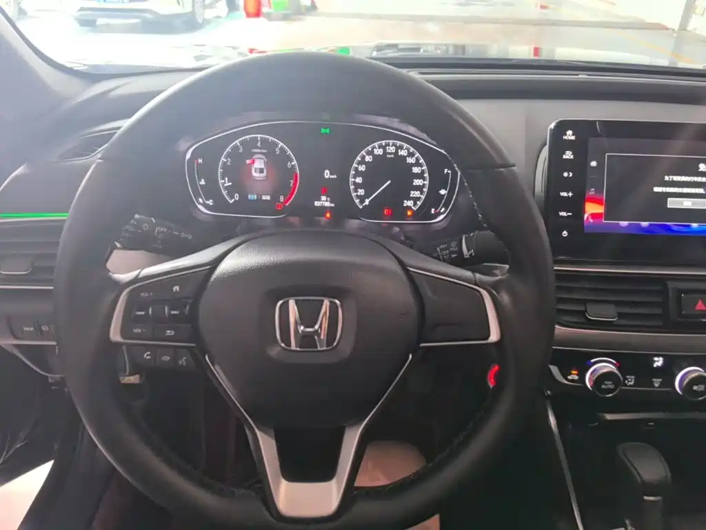 Honda Accord — фото 11