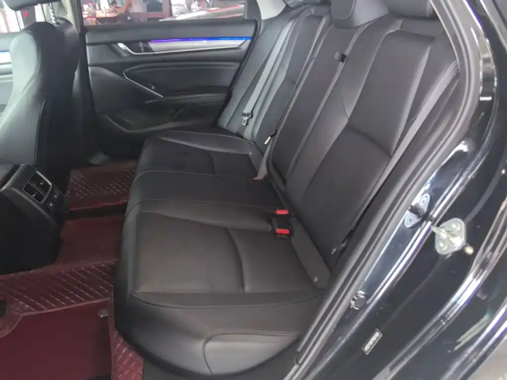 Honda Accord — фото 17