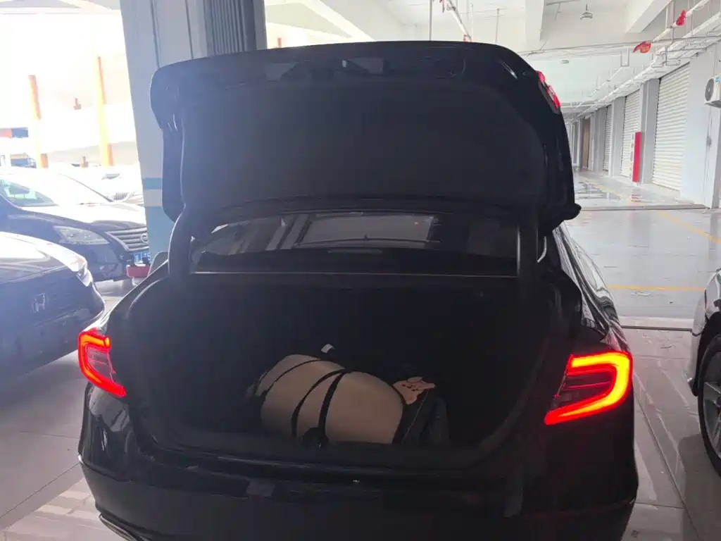 Honda Accord — фото 19