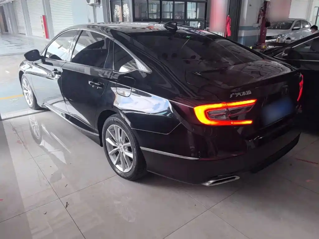 Honda Accord — фото 5