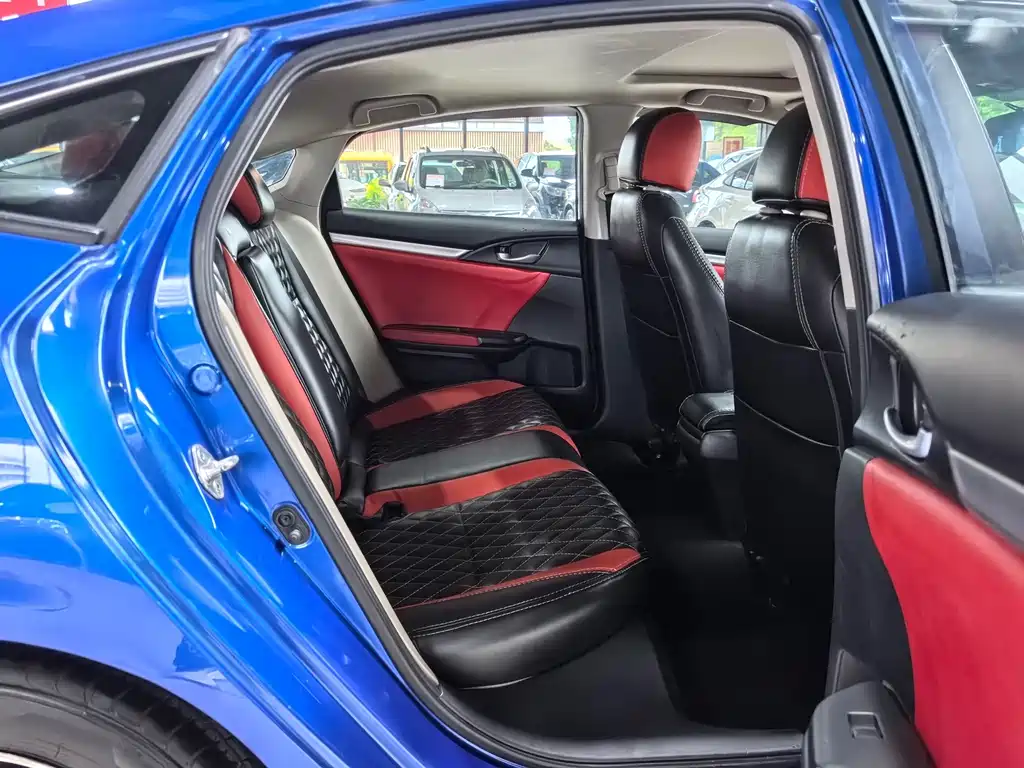 Honda Civic — фото 11