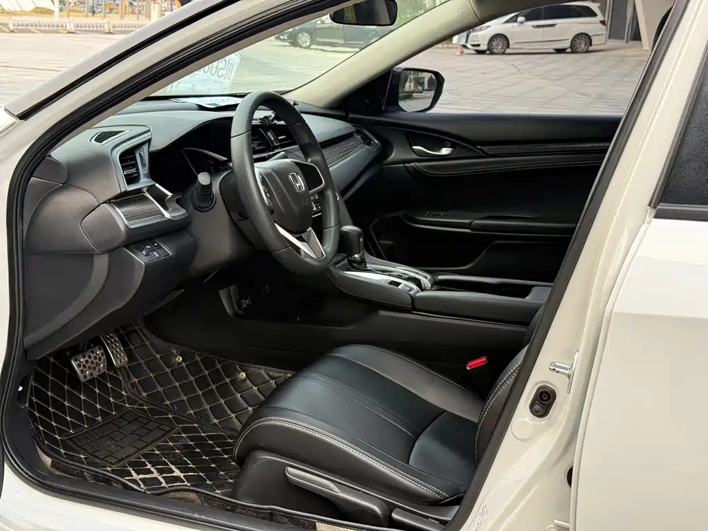 Honda Civic — фото 11