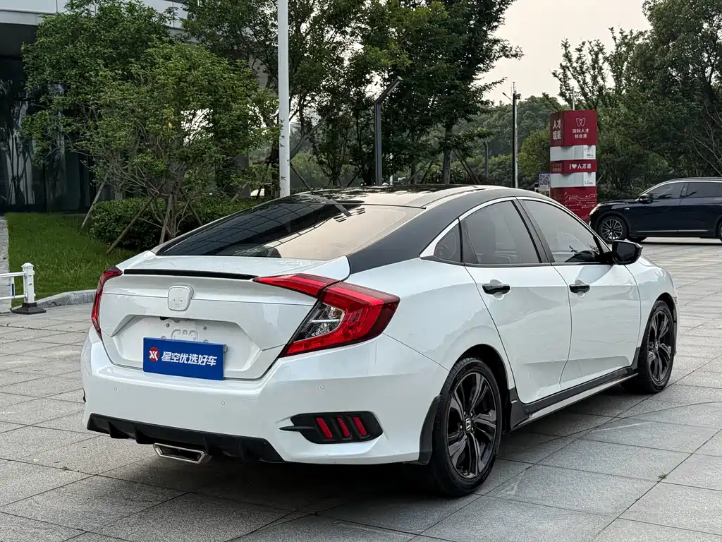 Honda Civic — фото 17