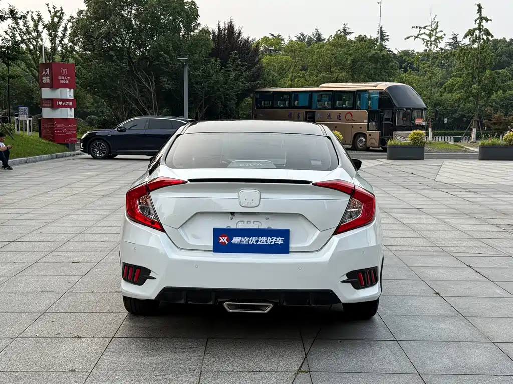 Honda Civic — фото 18
