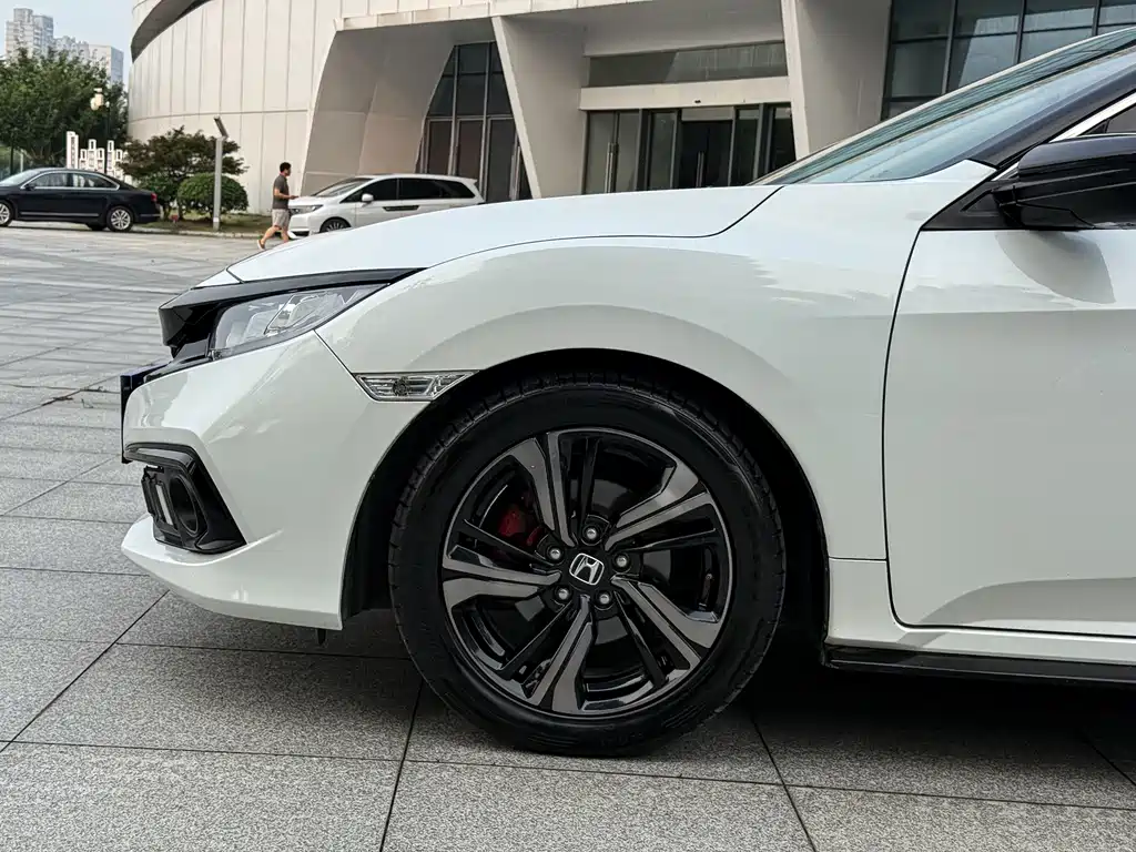 Honda Civic — фото 5