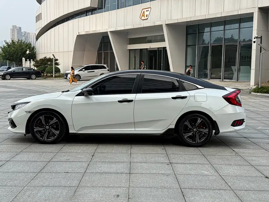 Honda Civic — фото 6