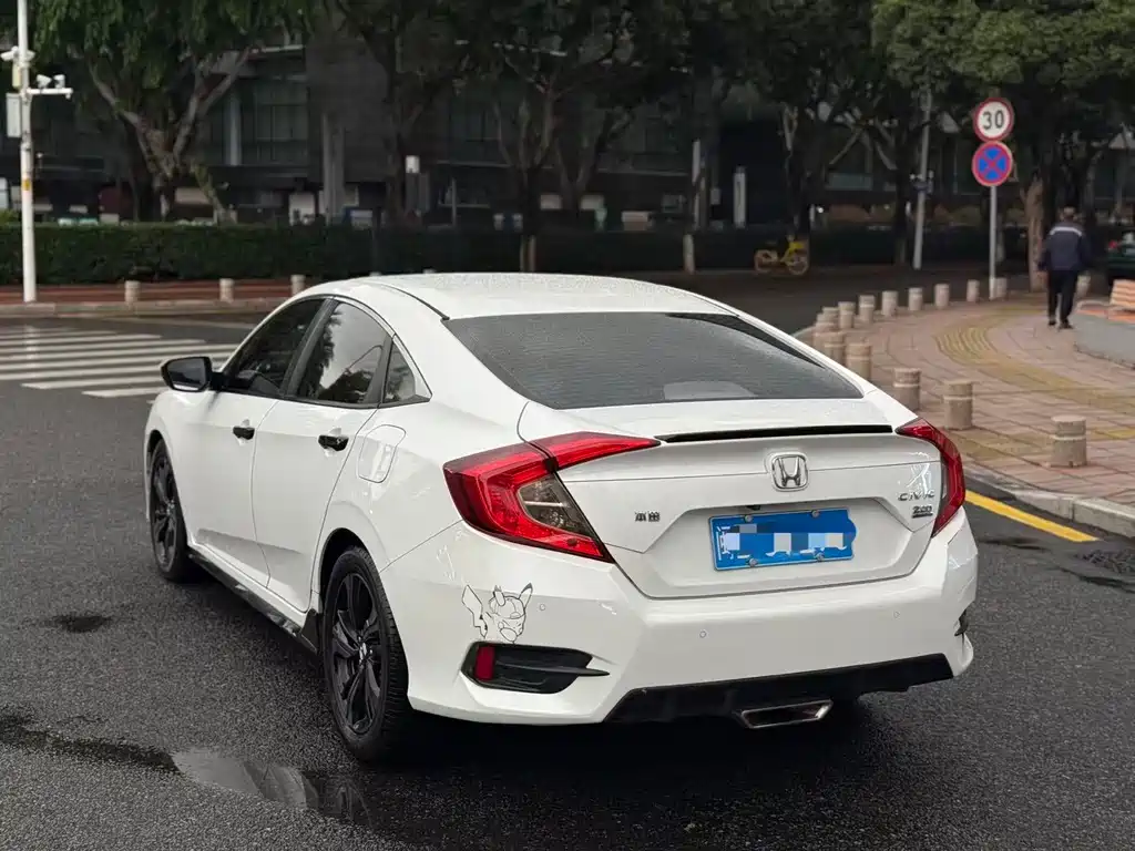 Honda Civic — фото 7
