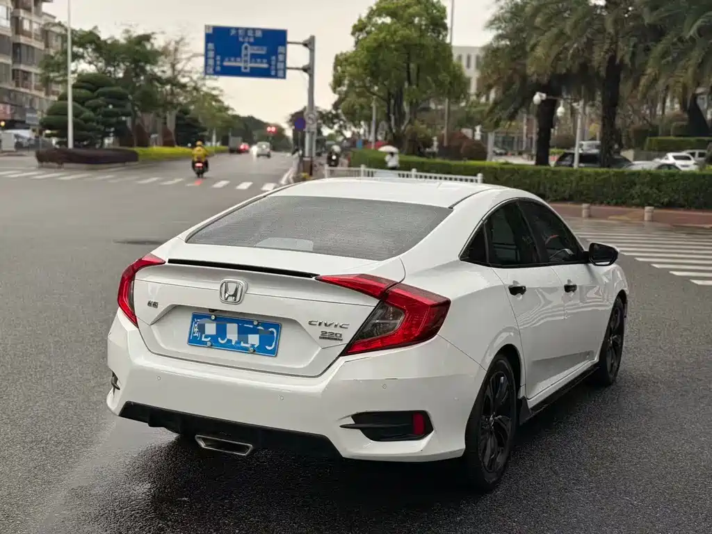 Honda Civic — фото 8