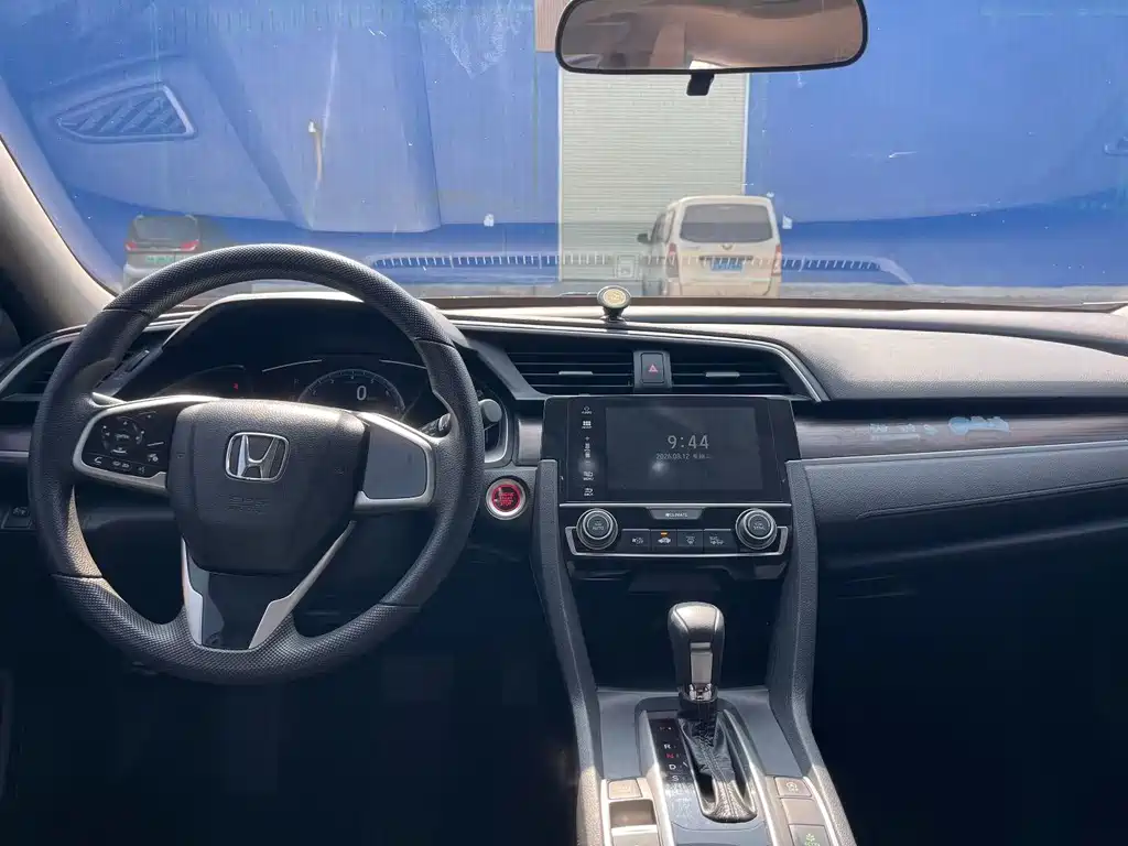Honda Civic — фото 8