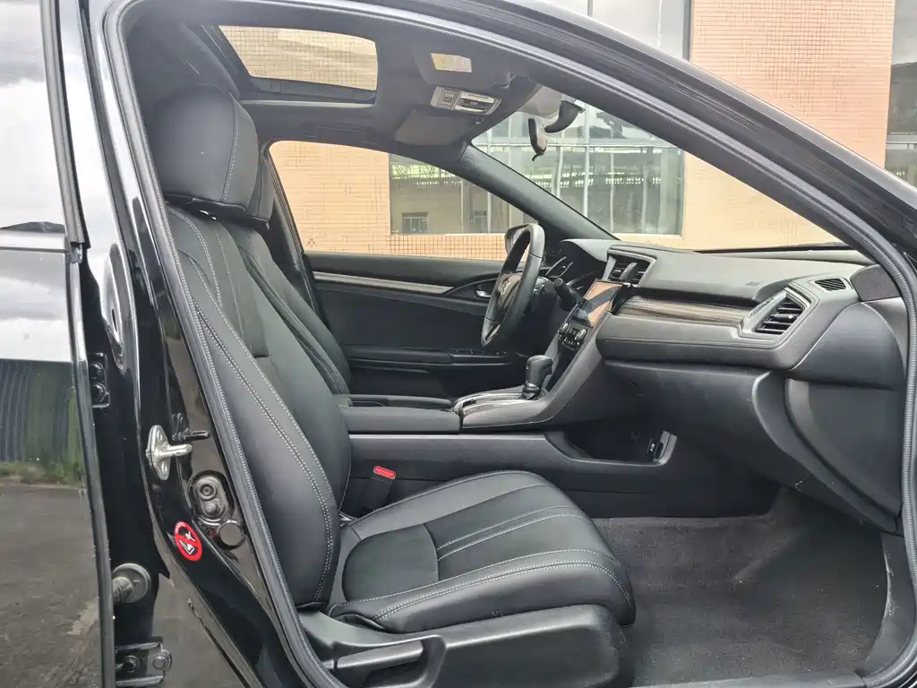 Honda Civic — фото 11