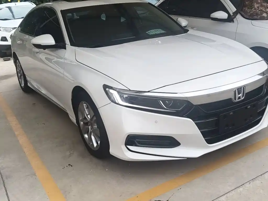 Honda Accord — фото 4