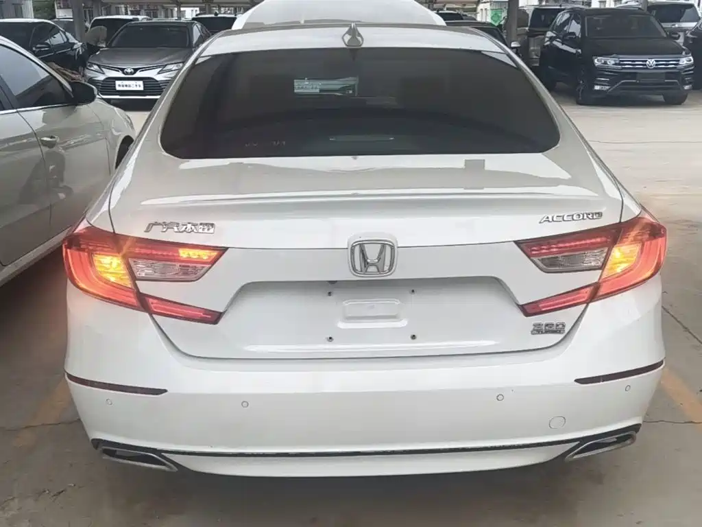 Honda Accord — фото 6