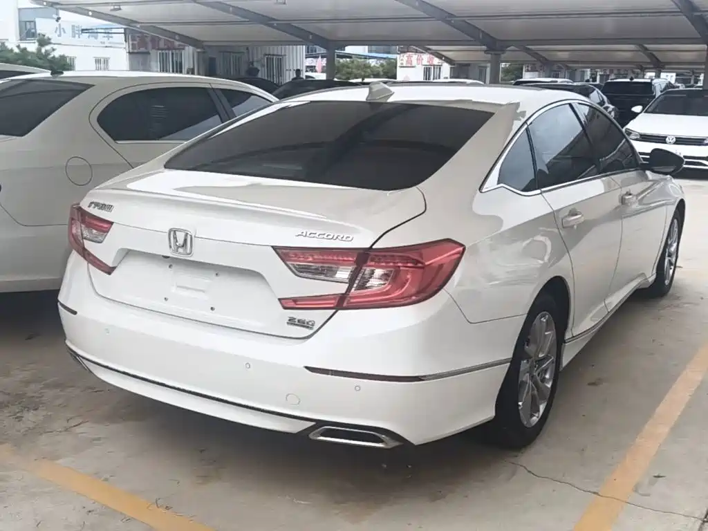 Honda Accord — фото 7