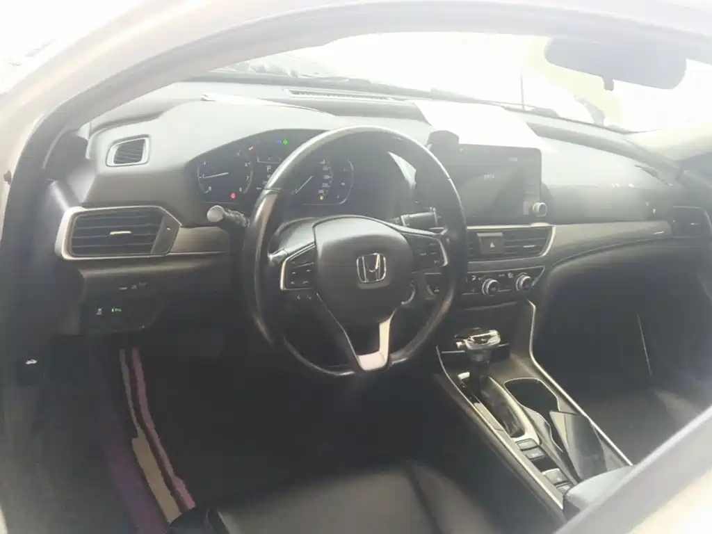 Honda Accord — фото 10
