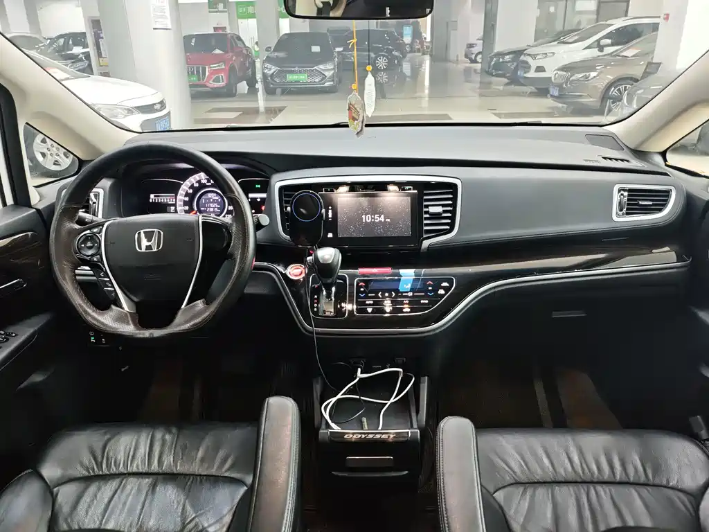 Honda Odyssey — фото 11