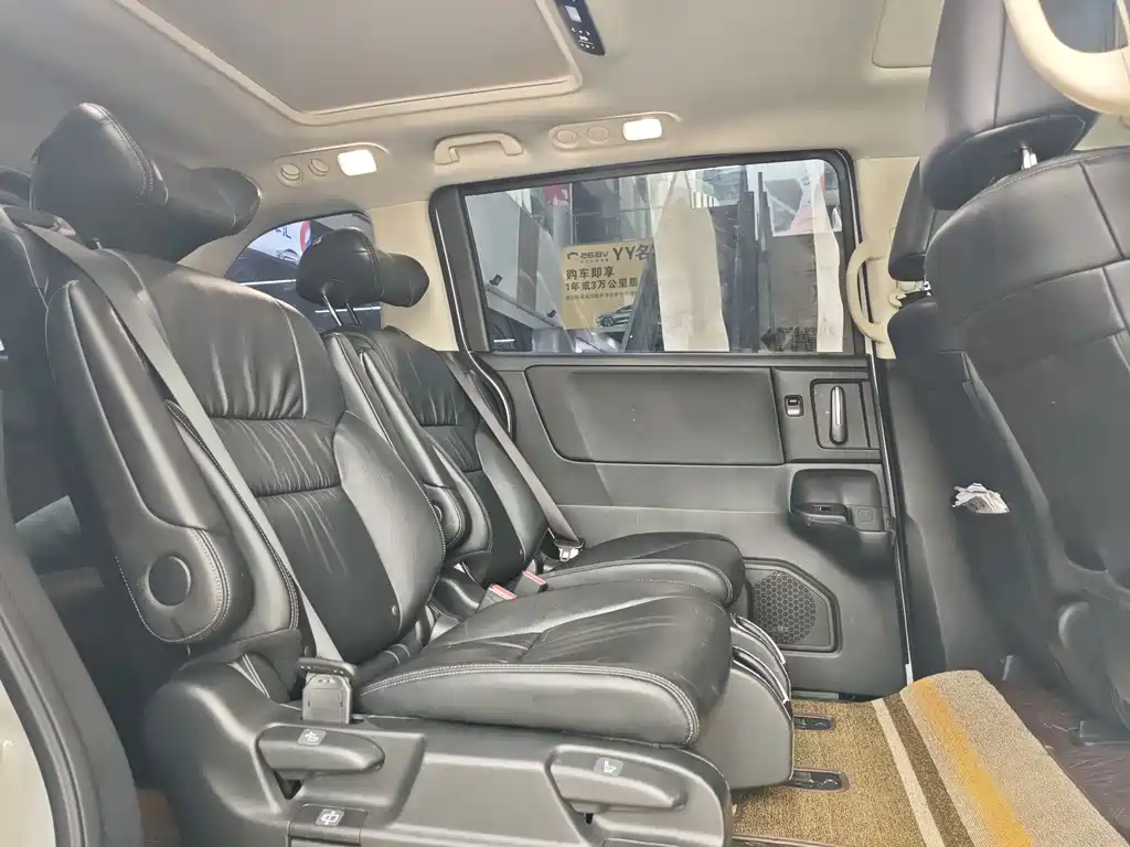 Honda Odyssey — фото 10