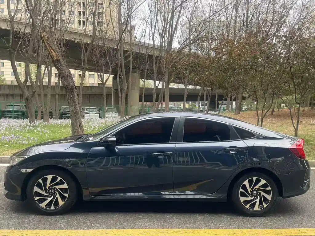 Honda Civic — фото 3
