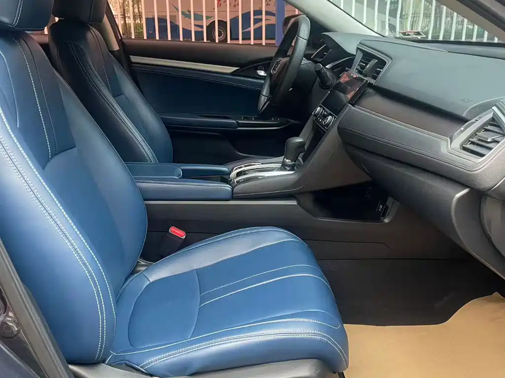 Honda Civic — фото 8