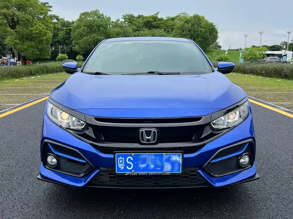 Honda Civic — фото 1