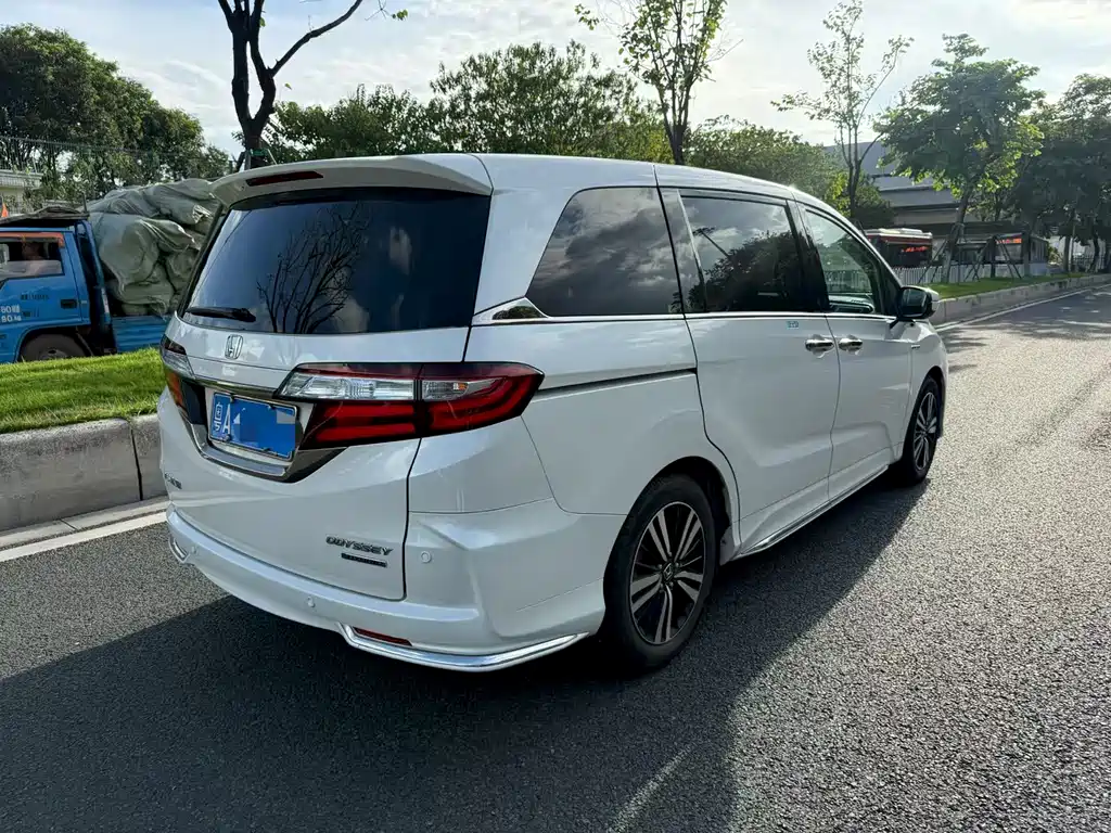 Honda Odyssey — фото 4