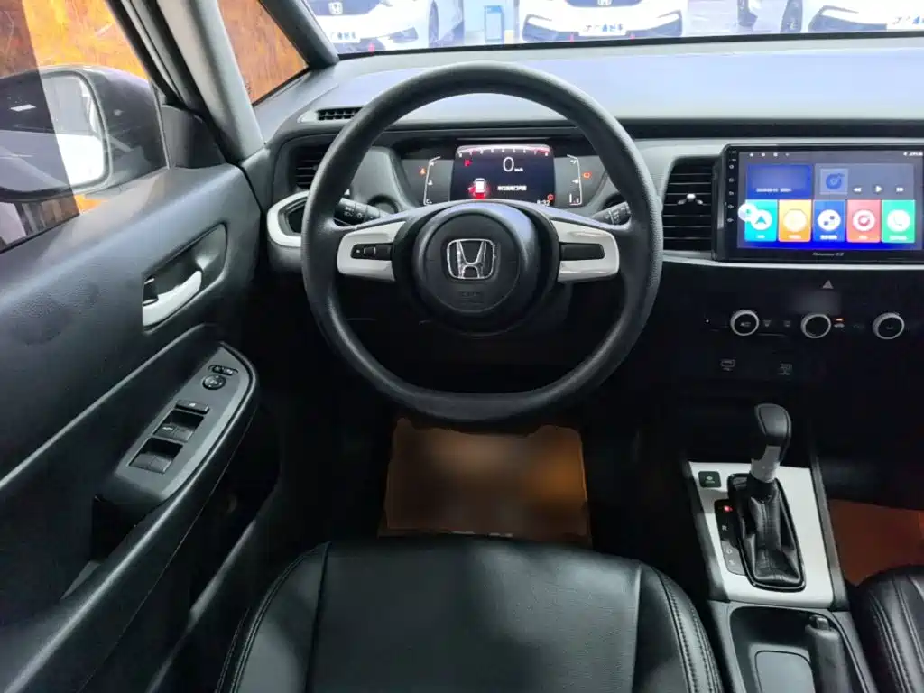 Honda Fit — фото 11