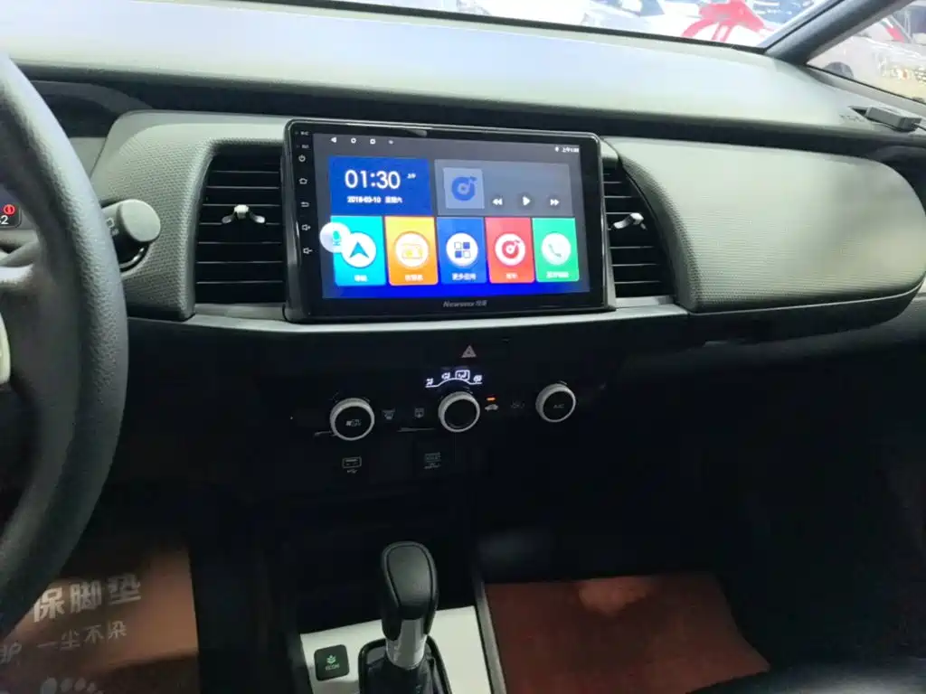 Honda Fit — фото 13