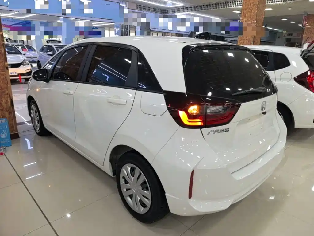 Honda Fit — фото 5