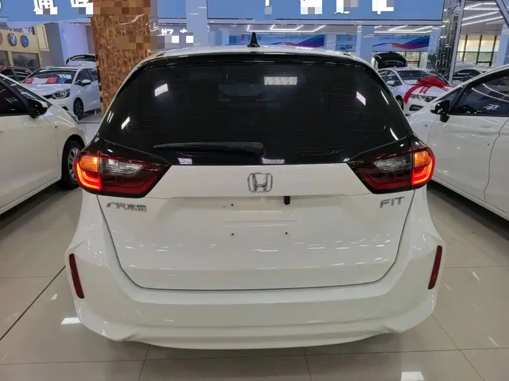 Honda Fit — фото 6