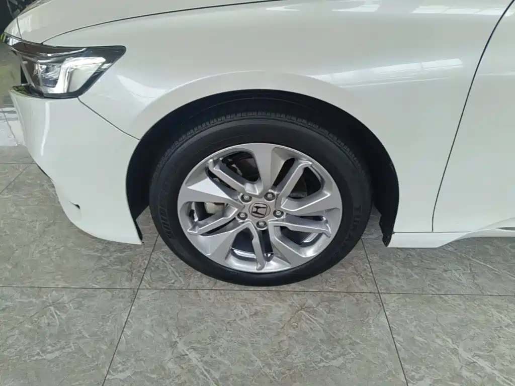 Honda Accord — фото 23