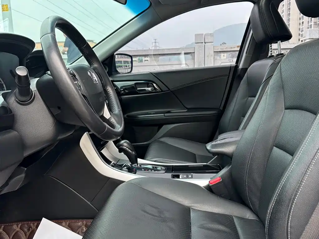 Honda Accord — фото 4