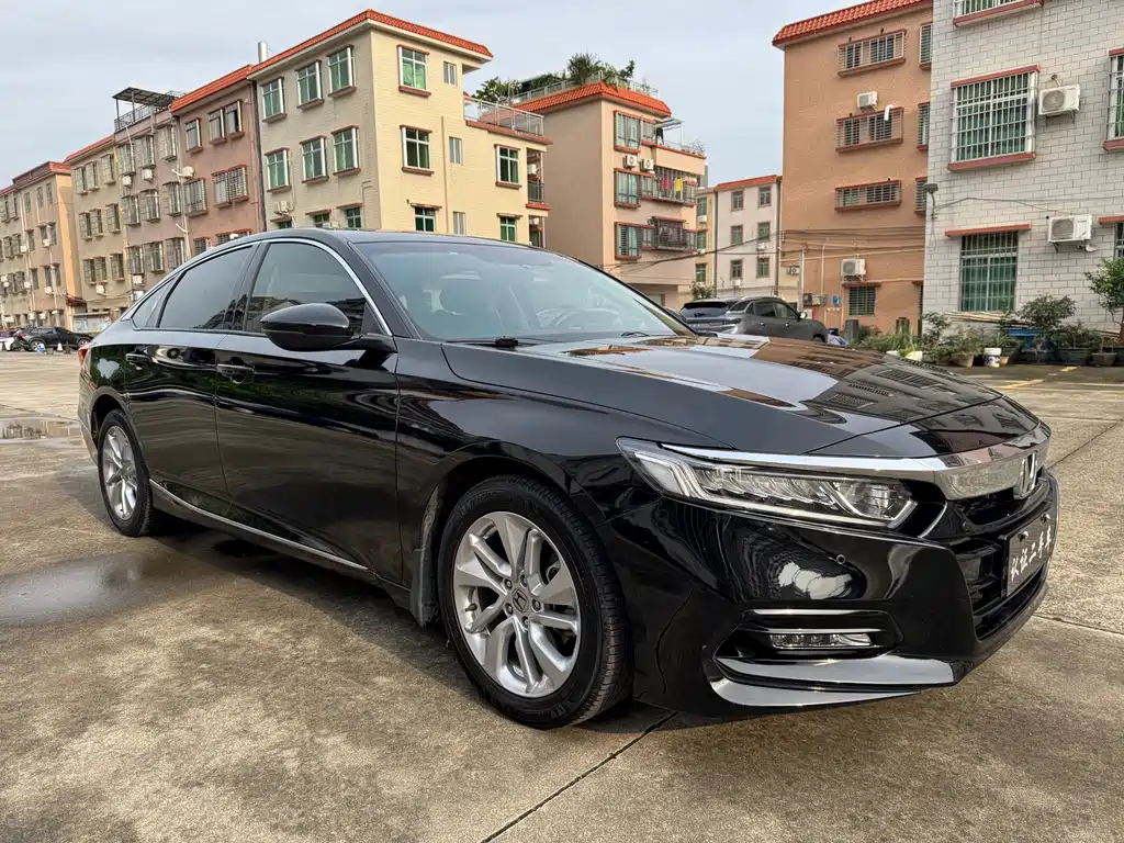 Honda Accord — фото 3