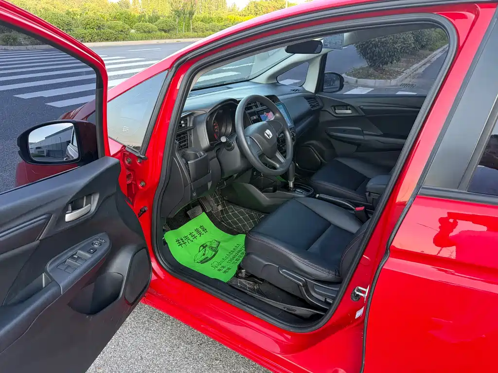 Honda Fit — фото 4
