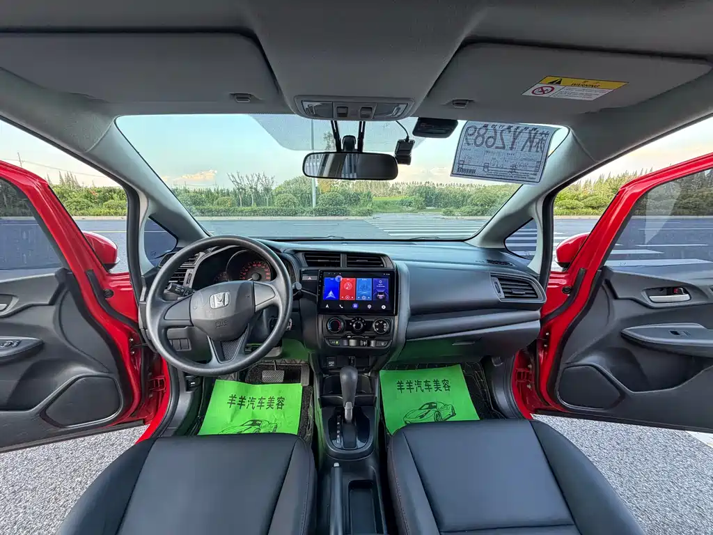 Honda Fit — фото 5