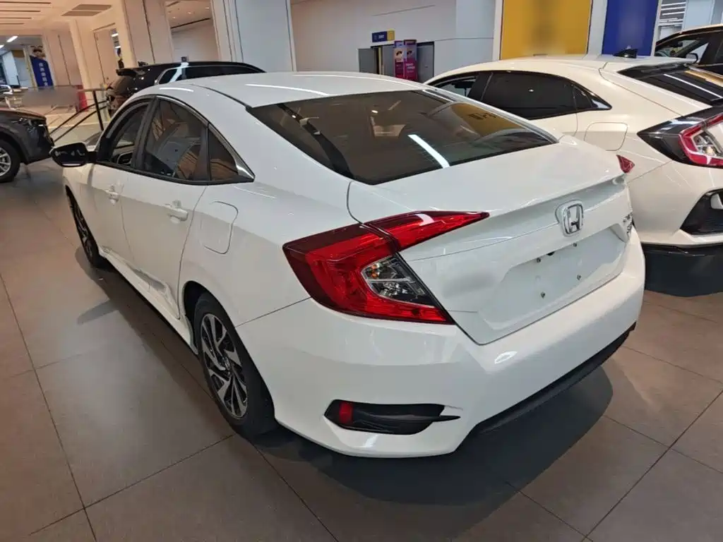 Honda Civic — фото 5