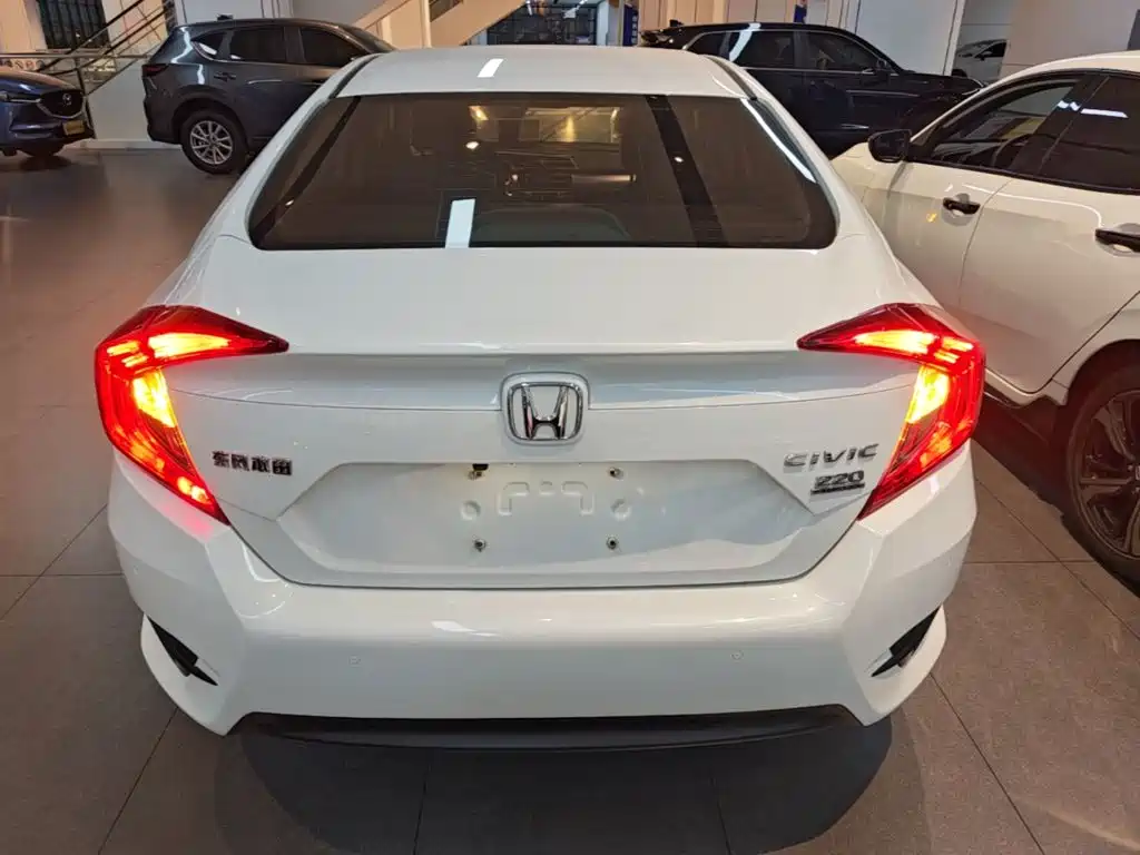 Honda Civic — фото 6
